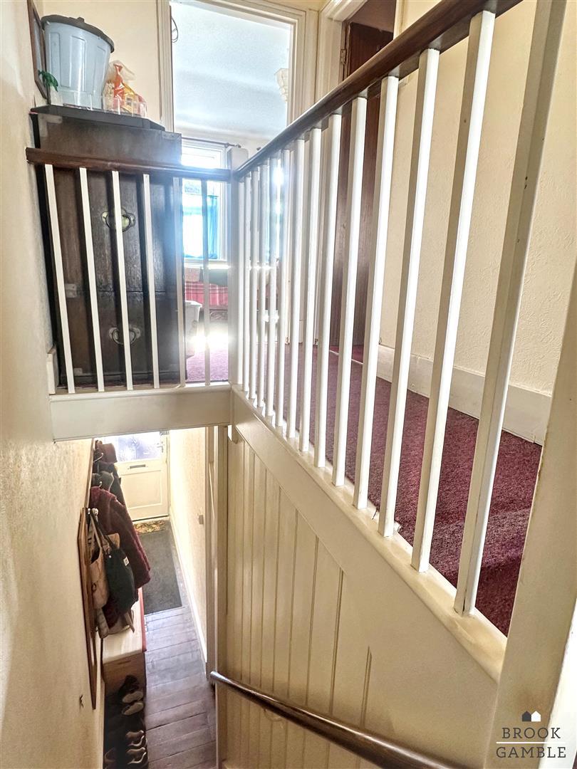 2 Bedroom House - Mid Terrace. Lower Road in Eastbourne, East Sussex 8